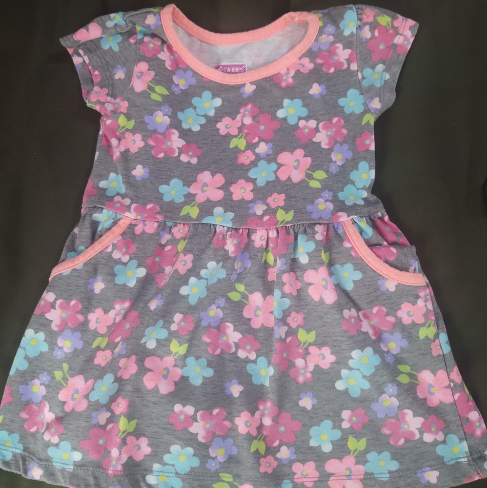 Swiggles floral dress with pockets